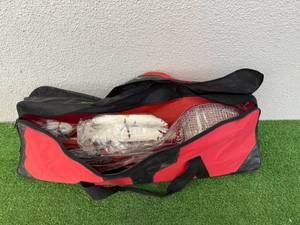 lot 56 image: New Badminton Set