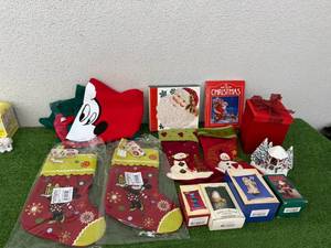 lot 63 image: Holiday Items