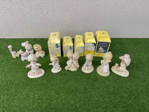 lot 68 image: Precious Moments Figures