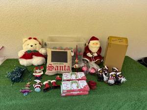 lot 72 image: Holiday Items