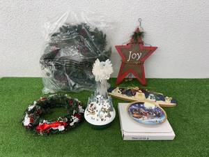 lot 81 image: Holiday Items