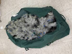 lot 82 image: Artificial Tree in Bag - 5