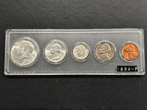 lot 38 image: 1964 Mint Set