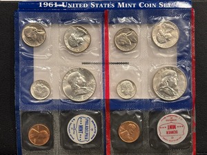 lot 49 image: 1961 Mint Set