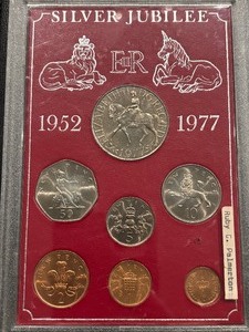 lot 130 image: Silver Jubilee of Elizabeth II British Coin Set