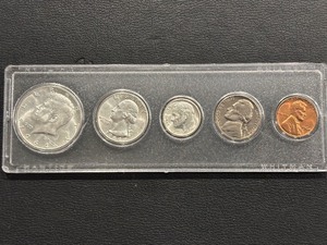 lot 59 image: 1964 Mint Set
