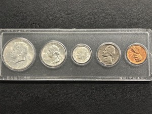 lot 62 image: 1964 Mint Set