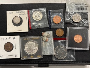 lot 173 image: Assorted Coins