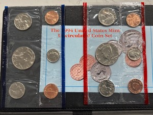 lot 181 image: 1994 P & D Mint Set