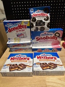 lot 6 image: Hostess Snacks