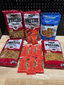 lot 14 image: Snacks