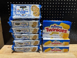 lot 18 image: Snacks