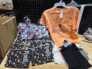 lot 48 image: Kids Clothing