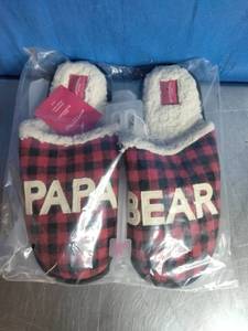 lot 12 image: Wondershop Mens Papa Bear Slide Slippers - Size 910