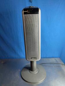lot 28 image: Lasko Digital Ceramic Pedestal Heater