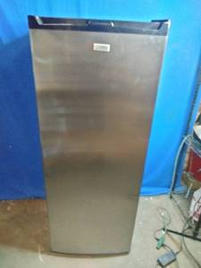 lot 48 image: Commercial Cool 6.0 Cu. Ft. Upright Freezer