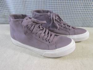 lot 33 image: (CS) Pair of Vans Off The Wall Shoe...