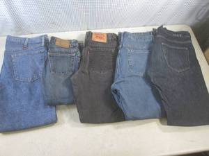 lot 41 image: (CS) 5 Pair of Assorted Jeans - Rus...