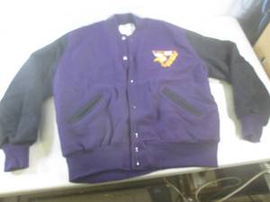lot 60 image: (BR1) Minnesota Vikings Jacket Size...