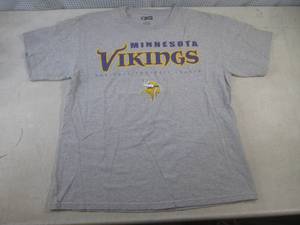 lot 65 image: (BR1) Minnesota Vikings T-Shirt Siz...