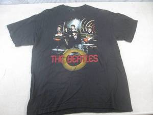 lot 69 image: (BR1) The Beatles T-Shirt Size L...