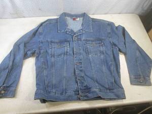 lot 82 image: (BR1) Denim Jacket Size Adult Large...