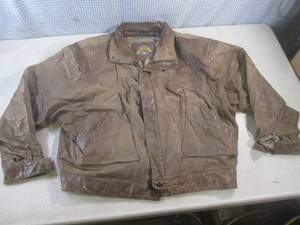 lot 84 image: (BR1) Vintage Adventure Bound Leath...