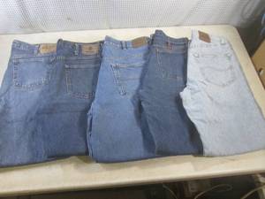 lot 87 image: (BS) 5 Pair of Assorted Jeans - GAP...