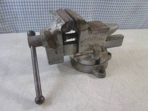 lot 145 image: (EC1) Littco No. 112 Swivel Bunch V...