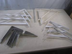 lot 146 image: (EW3) Assorted Shelving Brackets Ra...