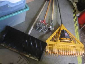 lot 155 image: (BS) Yard Tools - Rake, Shovel, Edg...