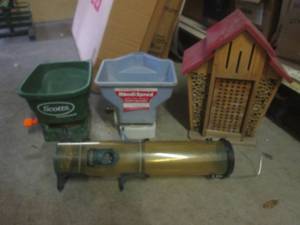 lot 156 image: (CS) 2 Seed Spreaders, Native Bee H...