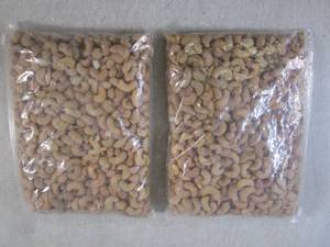 lot 189 image: (B-1) 4 Pounds of Cashews Garlic Ra...