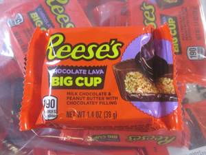 lot 193 image: (B-2) 12 Reeses Chocolate Lava Big ...
