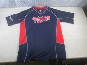 lot 99 image: (BR1) Minnesota Twins Short Sleeve ...