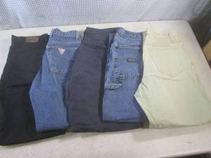 lot 102 image: (CS) 5 Pairs Assorted Jeans - Capez...