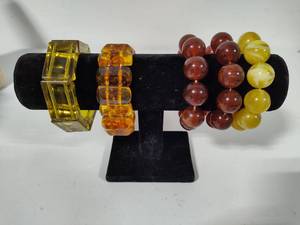 lot 67 image: Lot of Vintage Style Elastic Bracelets