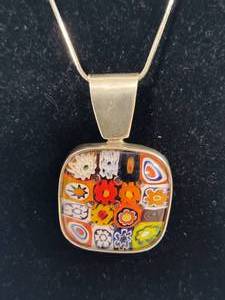 lot 64 image: Millifori Silver Tone Pendant wChain