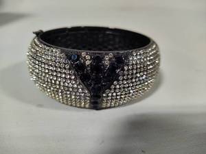 lot 89 image: Akkad Hinged Rhinestone Bangle Bracelet