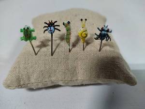 lot 90 image: Tiny Miniature Bug Pins