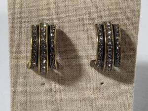 lot 87 image: Heidi Daus Rhinestone Earrings