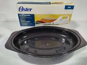 lot 135 image: Oster Carving Knife & Roasting Pan wLid