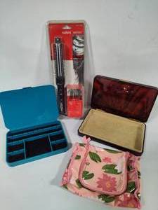 lot 144 image: Lot of Assorted Organization & Personal Items