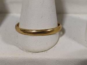 lot 54 image: 14K Gold Band