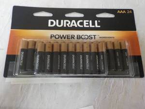 lot 32 image: 24 Duracell AAA Power Boost Batteri...