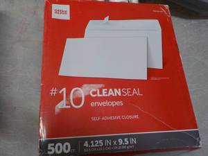 lot 44 image: 500 #10 Clean Seal Self Adhesive En...