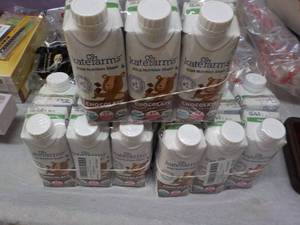 lot 136 image: 18 Kate Farms Chocolate Kids Nutrit...