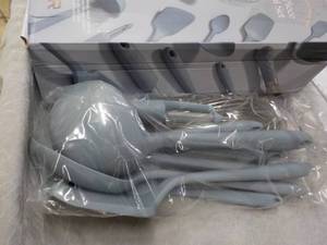 lot 138 image: 10 pc Kitchen Tool Set...