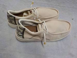 lot 197 image: Kemisant Shoes size 44...
