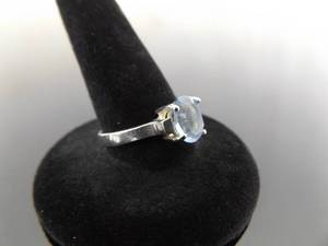 lot 52 image: .925 Sterling Silver Aquamarine Crystal Ring Size 7